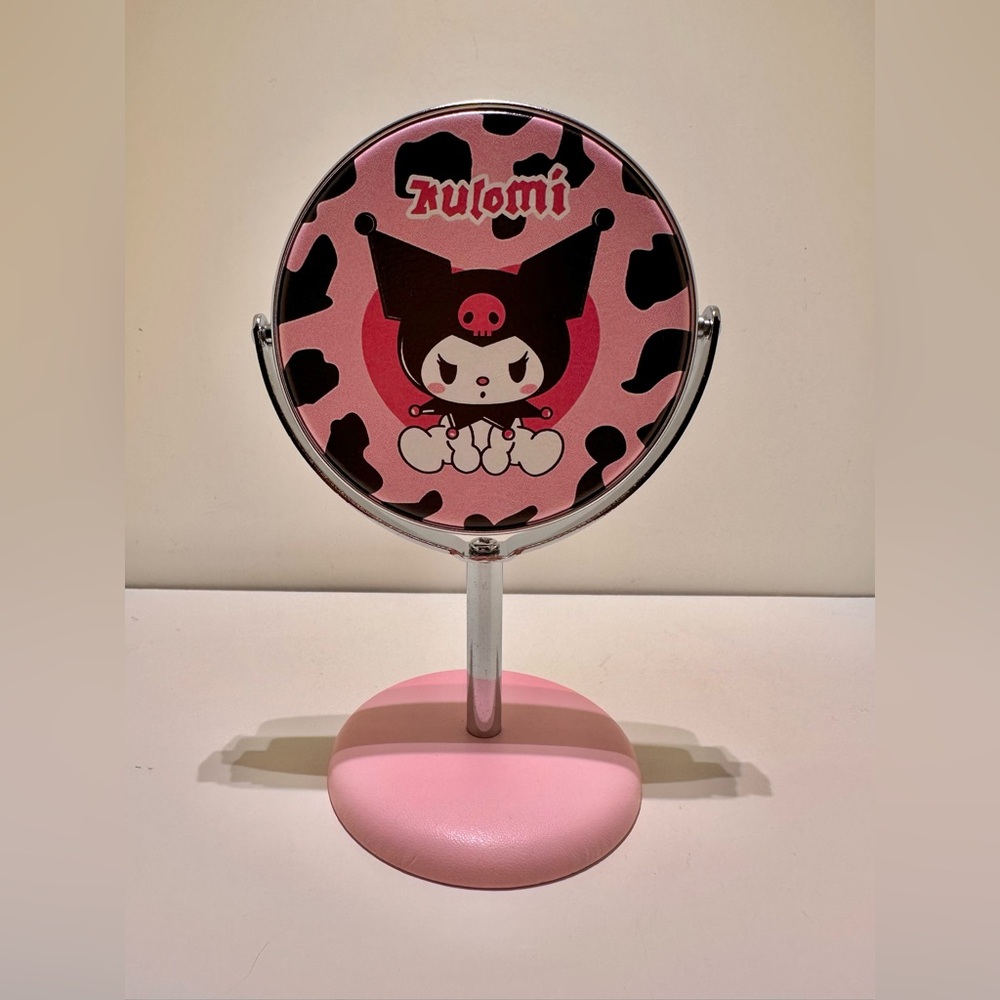 Kuromi Rotatable Mirror